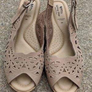 NWOT Spring Step Tan Leather Peep Toe Wedges 9/39